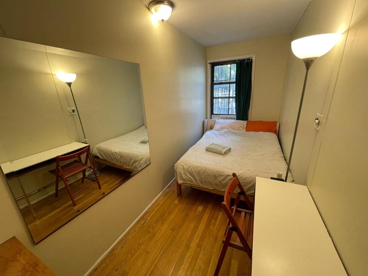 Affordable & Central Williamsburg Boutique Room Нью-Йорк Экстерьер фото